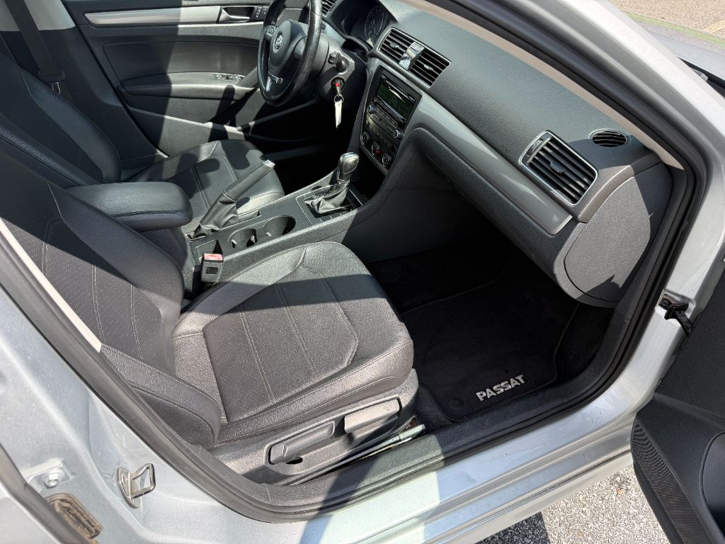 2014 Volkswagen Passat Wolfsbug Edition - Photo 13
