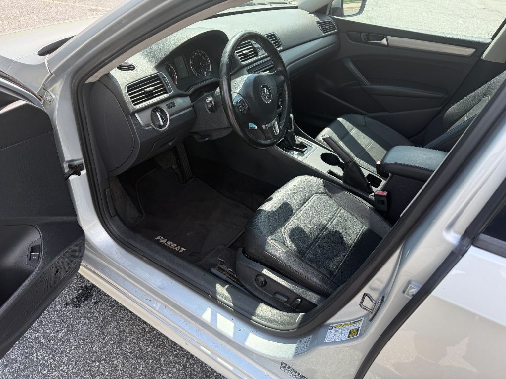 2014 Volkswagen Passat Wolfsbug Edition - Photo 11